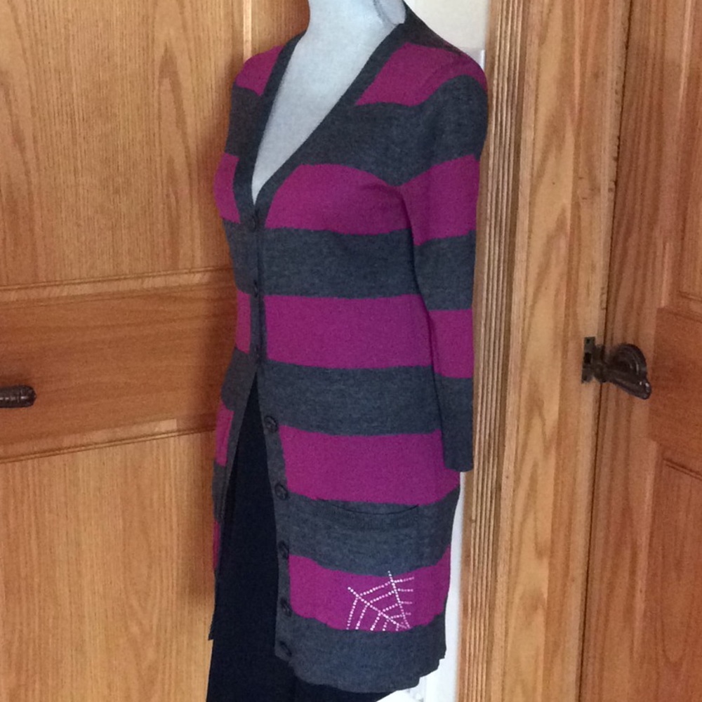 CIELO CLASSIC Botton Front Closure Cardigan. - Picture 4 of 8
